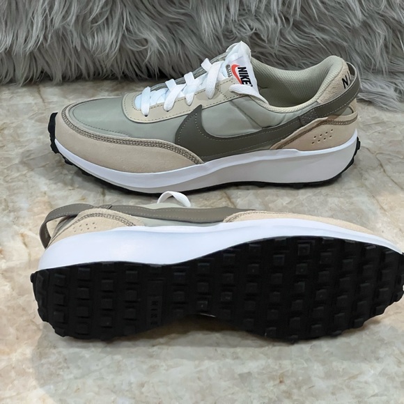 Nike Men’s Waffle Debut Sneakers - Picture 5 of 6